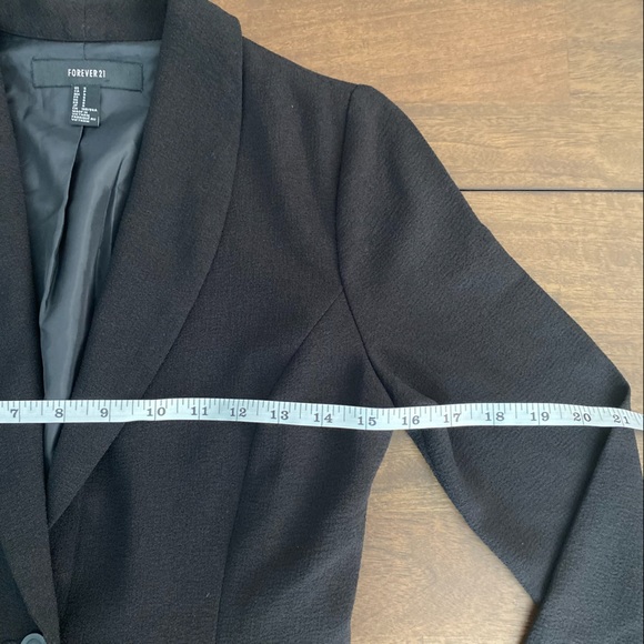 FOREVER 21 Black Cropped Blazer - Picture 7 of 11